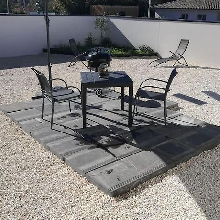 Studio Cosy Avec Acces Et Terrasse Independants Apartment Tresses Exterior photo